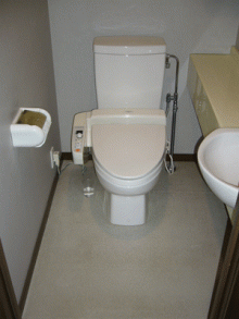 タンクレスタイプのINAX サティスに交換 タンクレスタイプのINAX サティスに交換